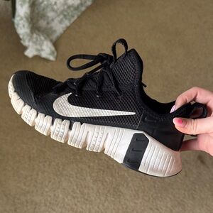 Nike metcon Women's Black and White Athletic Sneakers